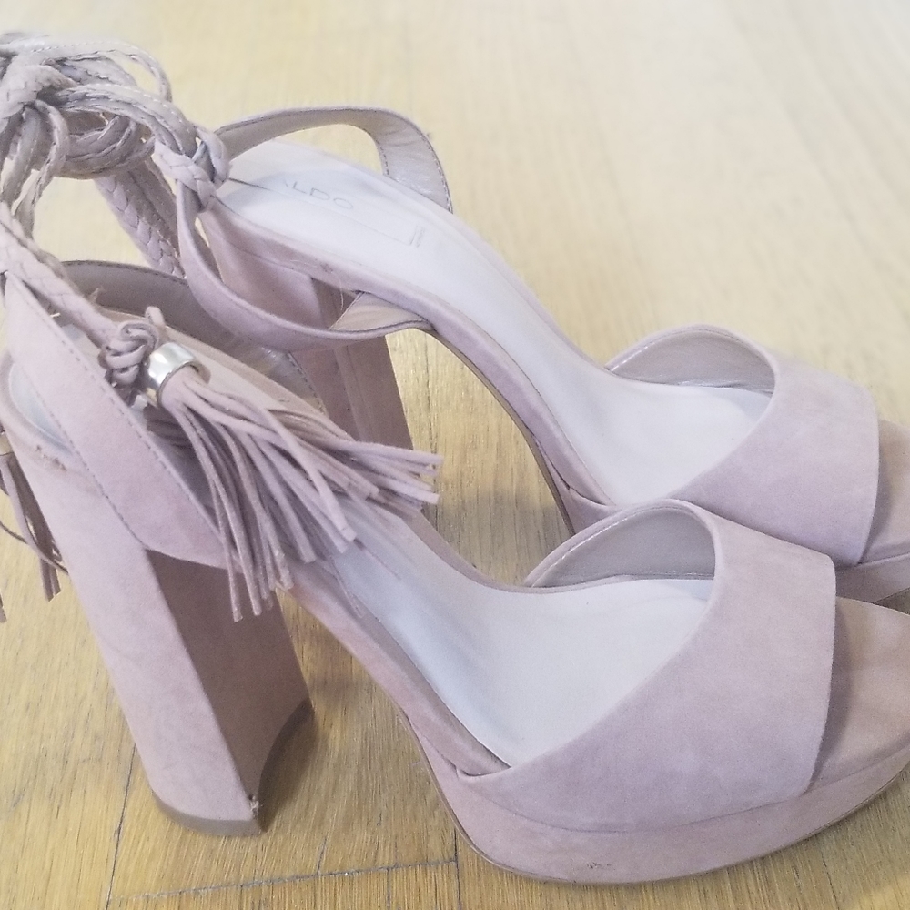 SOLD- ALDO HEEL SANDALS
